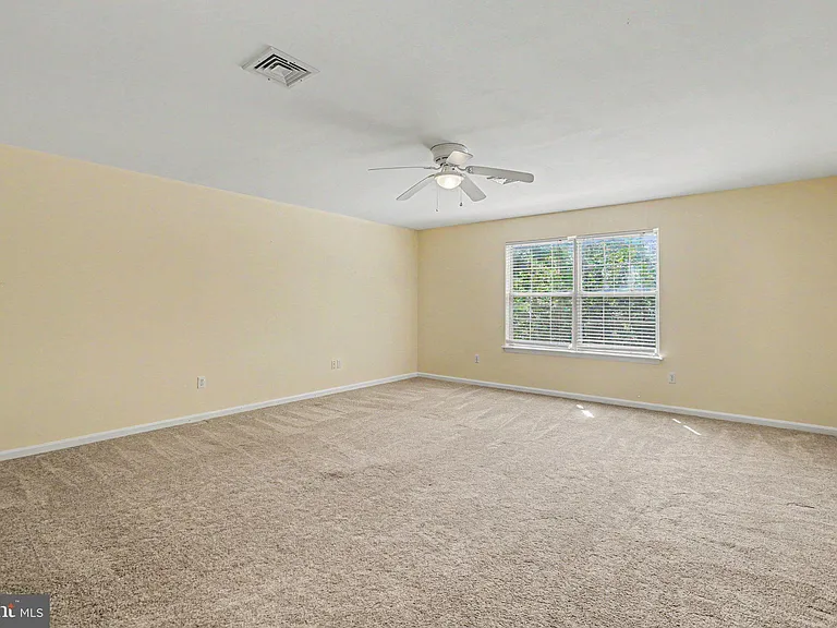 645 Springhouse Ln — Photo 15