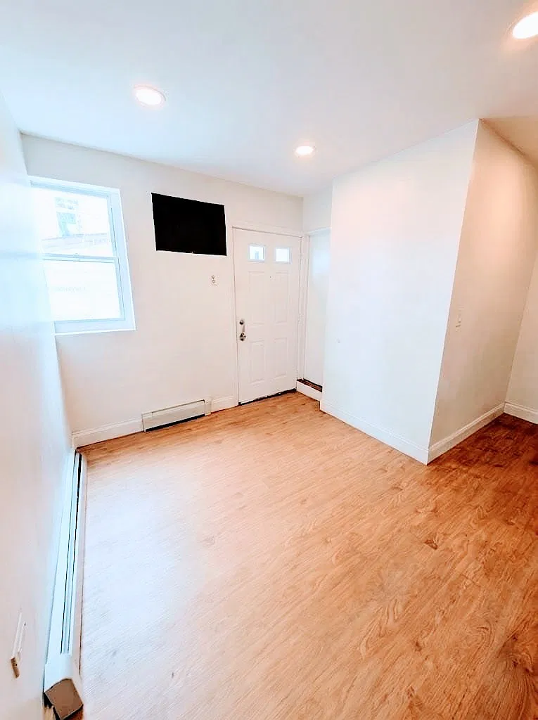 4 bed, $3,200 — Photo 3