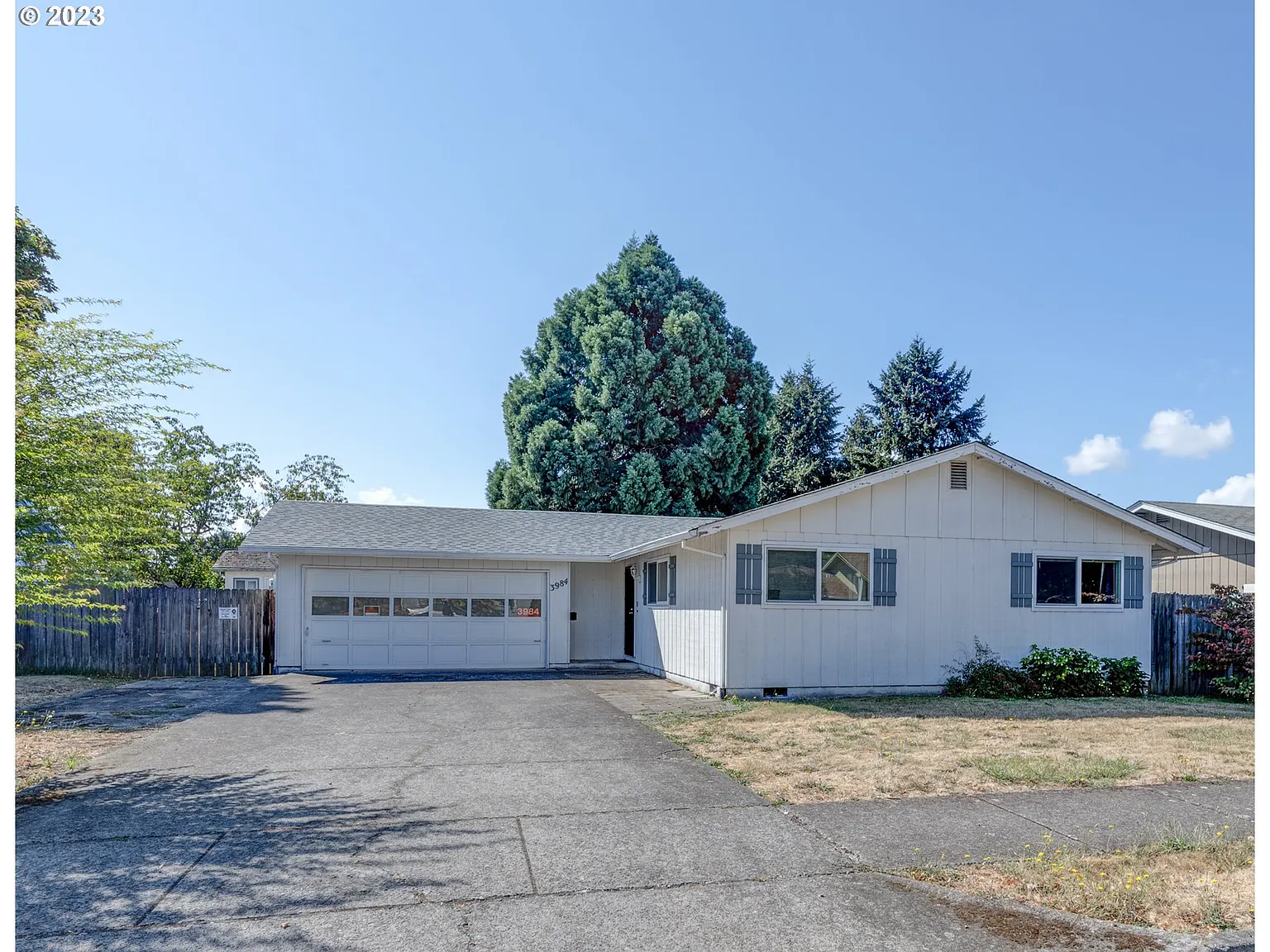 3984 Robin Ave photo 1