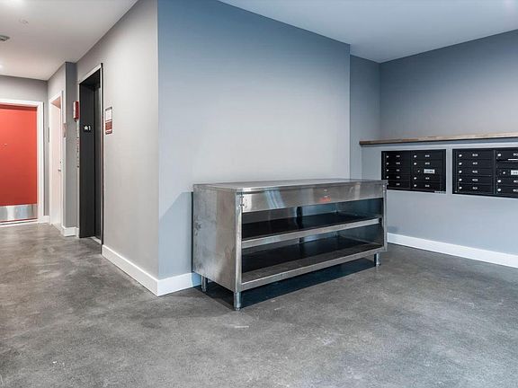 5th image of 215 Boylston Ave E Unit 401