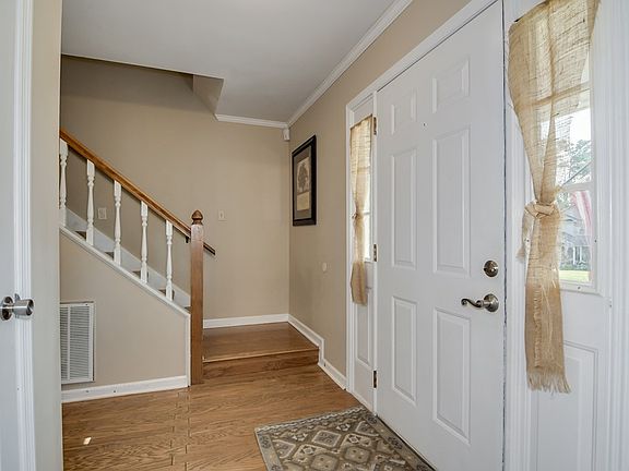 4th image of 146 Evergreen Dr