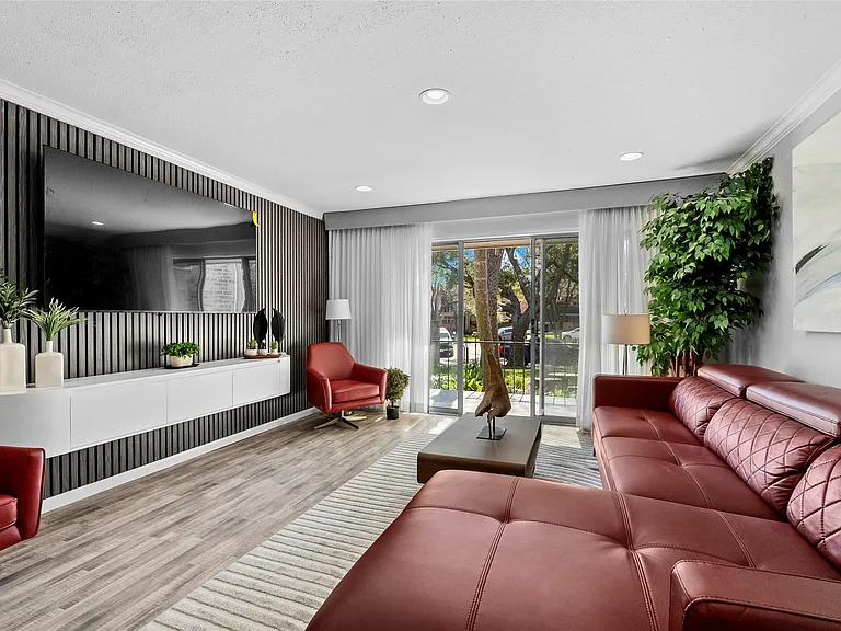 604 S Ripple Creek Dr #604 — Photo 9