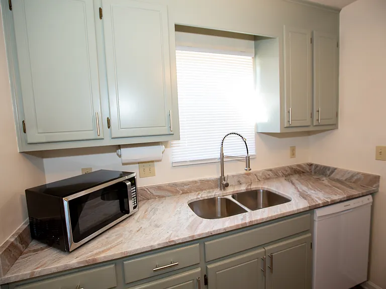 113 Lauren Cir — Photo 11