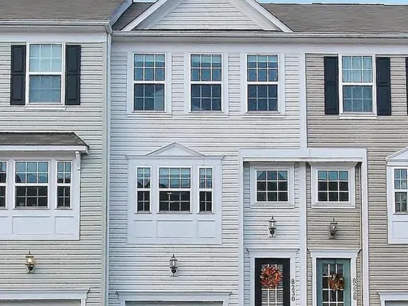 8230 Heritage Crossing Ct, Manassas, VA 20109