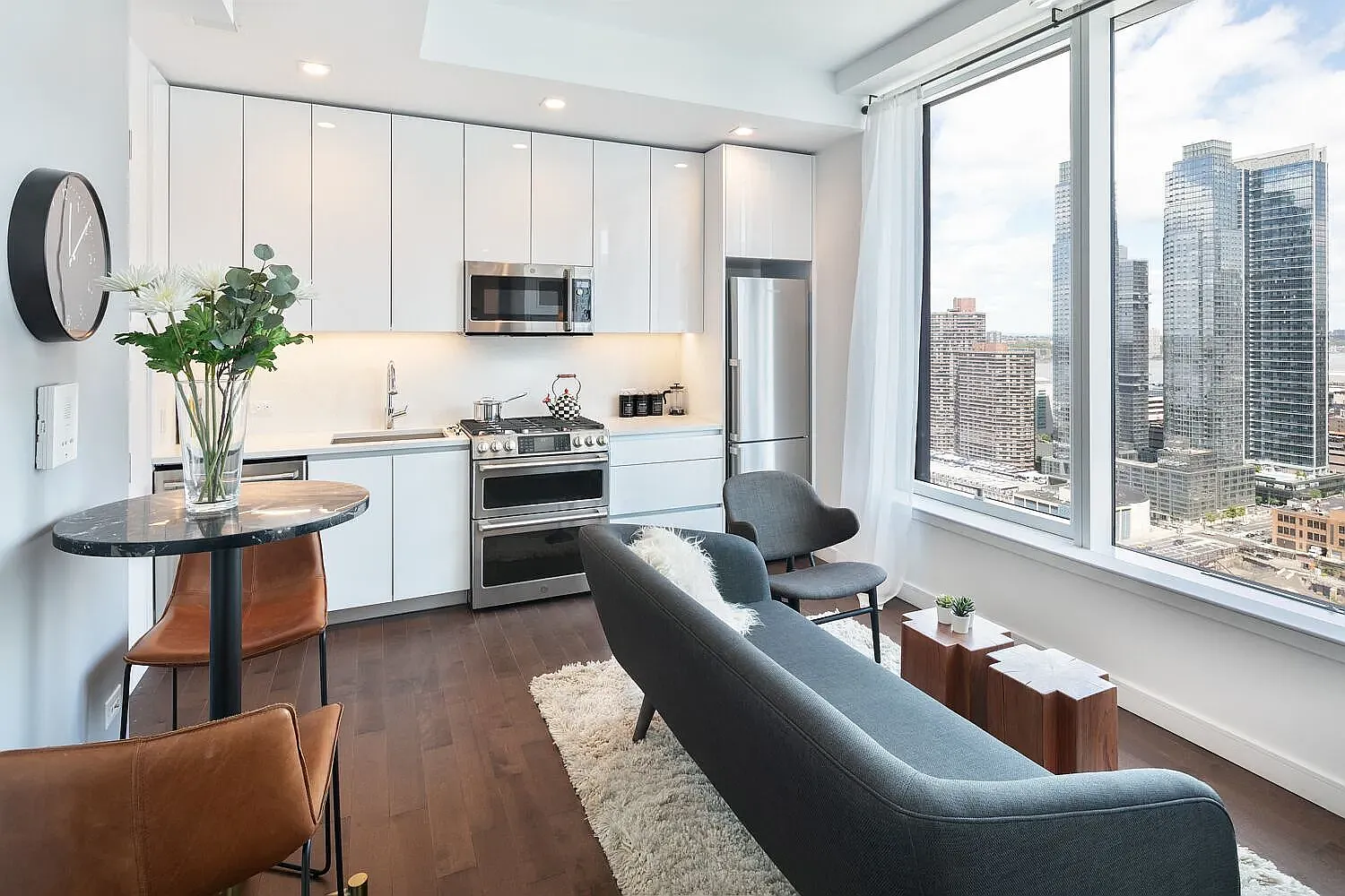515 West 36th Street — Photo 1