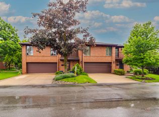 25 Boardwalk Pl, Park Ridge, IL 60068