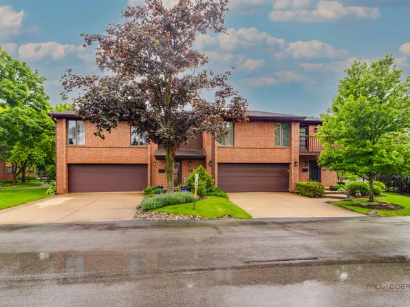 25 Boardwalk Pl, Park Ridge, IL 60068