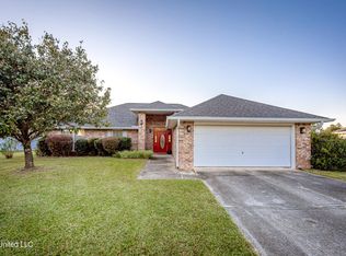 1603 Heather Ct, Ocean Springs, MS 39564