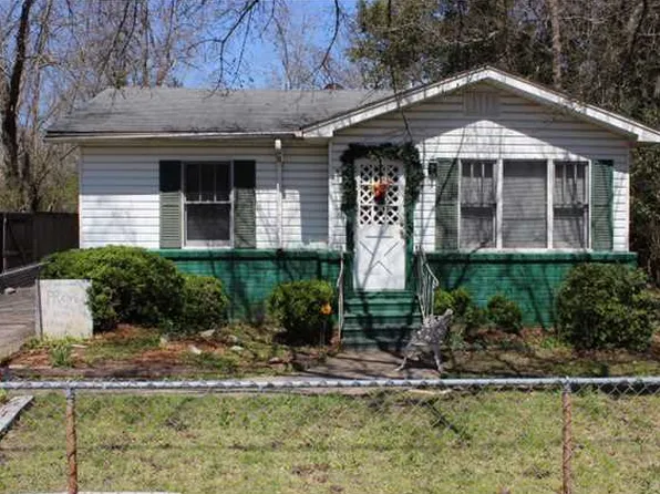 54 12th Ave, Chickasaw, AL 36611