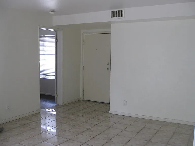 9920 Jordan Ave — Photo 4