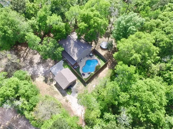 1372 Mohawk Dr, Montgomery, TX 77316