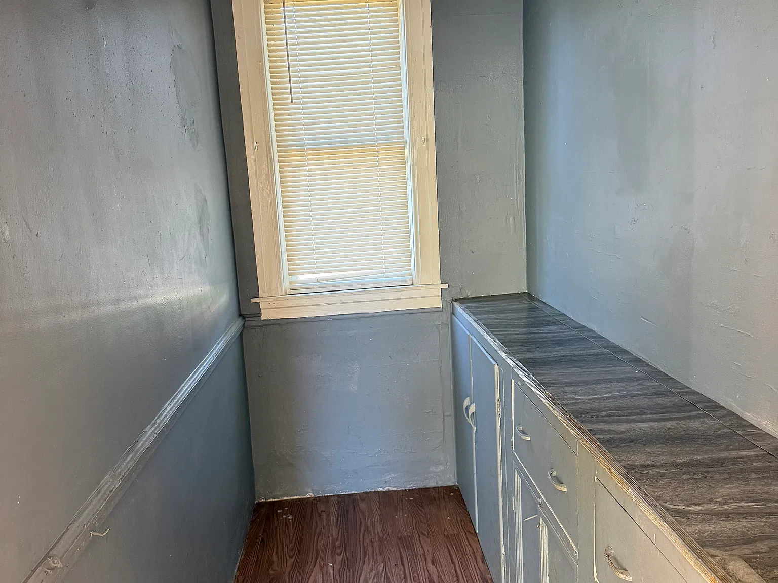 2 bed, 1000 sqft, $1,100 — Photo 3