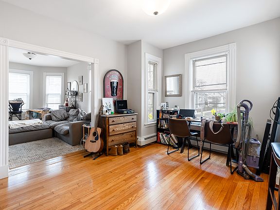 5th image of 147 Cedar St APT 3L