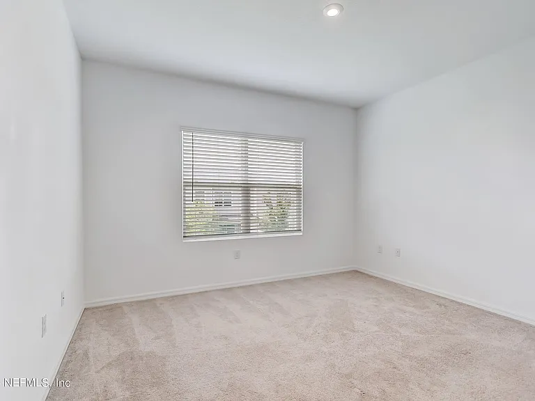 280 Anthony Dr — Photo 22