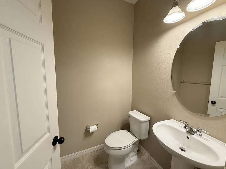 1946 Hidden Springs Dr — Photo 5