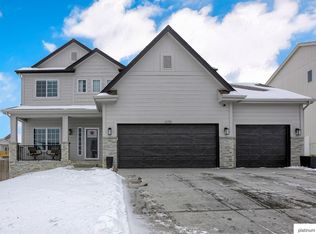 16920 Raymond Ave, Omaha, NE 68116