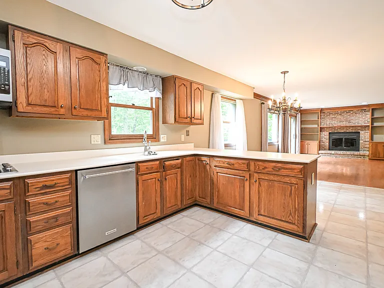 5959 Shallow Creek Dr — Photo 8