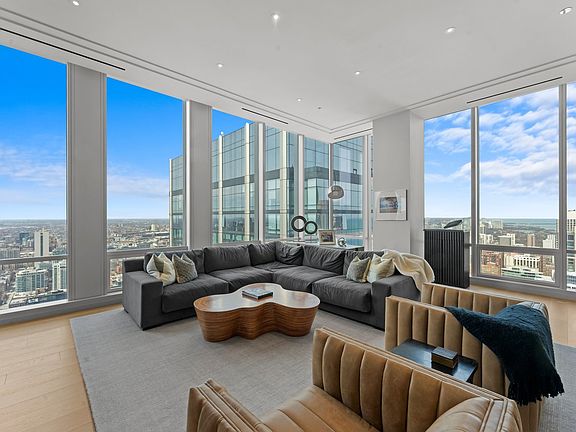 3rd image of 14 W Superior St #4503