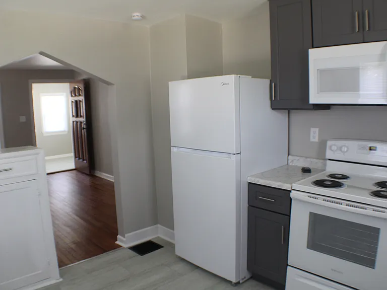 801 Cameron St — Photo 7