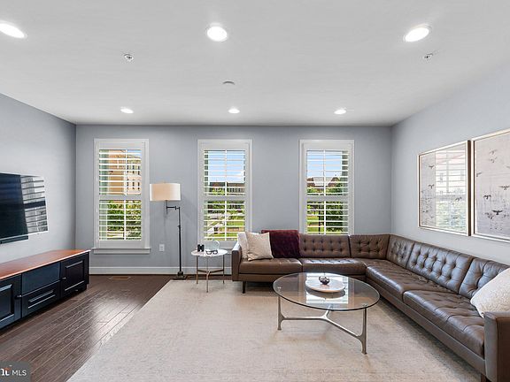 5th image of 714 Bluemont Ave