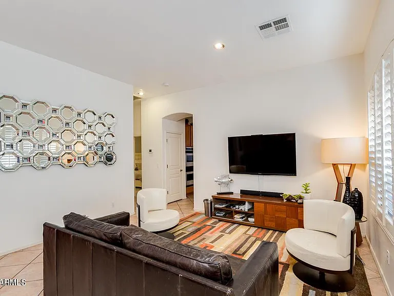 2037 W Periwinkle Way — Photo 11