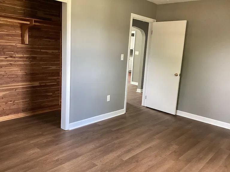 320 Landis Ave — Photo 20