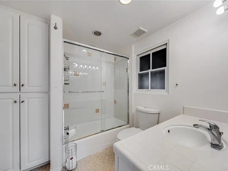 1641 Catalina — Photo 12