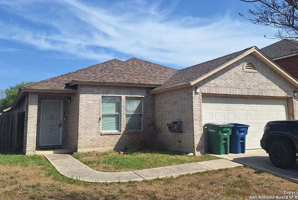 1st image of 307 Centro Hermosa