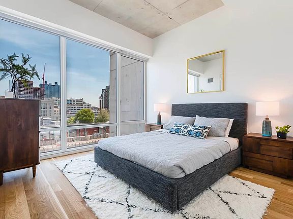 4th image of 22-22 Jackson Ave #1107