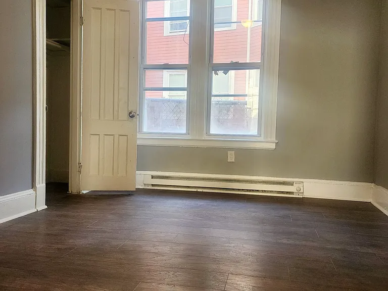 25 Laurel St #1 — Photo 12