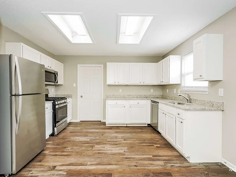 2303 Westmere Dr — Photo 5
