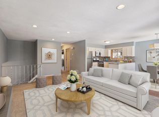 5982 Saint Albans St N, Shoreview, MN 55126