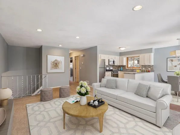 5982 Saint Albans St N, Shoreview, MN 55126