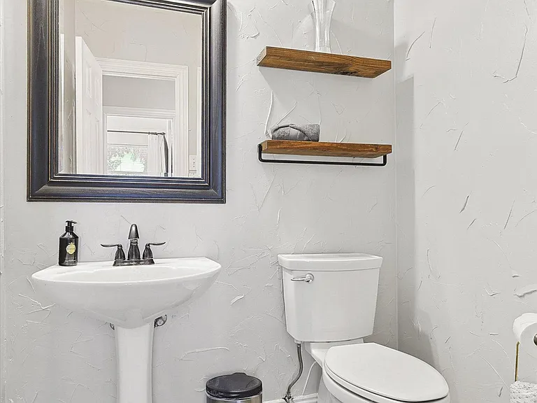 925 Sunset Hill Dr — Photo 26