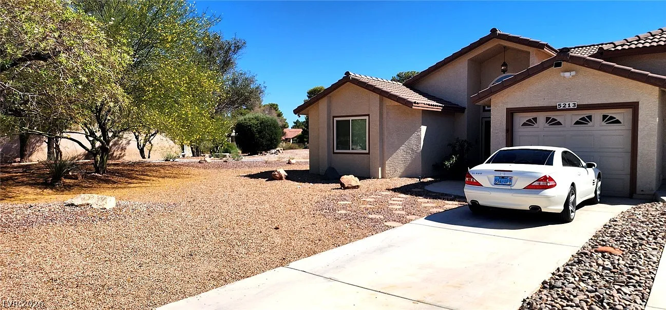 3 bed, 2.0 bath, 1388 sqft, $2,450 — Photo 2