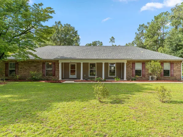 77 Edgewood Dr, Crawfordville, FL 32327