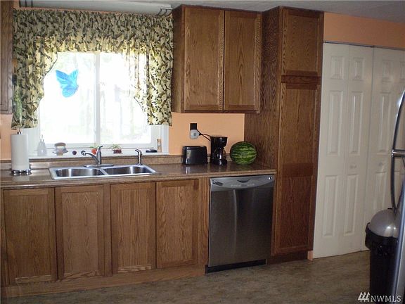 5th image of 3691 NE Lake Vista St Pl