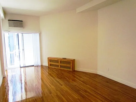 Rented by Mark David | media 16