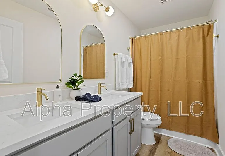 5 McDade St #B — Photo 19