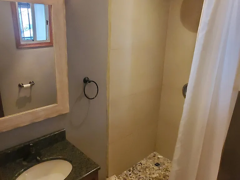 1129 W 37th Dr #1/4 — Photo 5