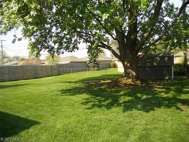 2nd image of 6924 Oakwood Rd
