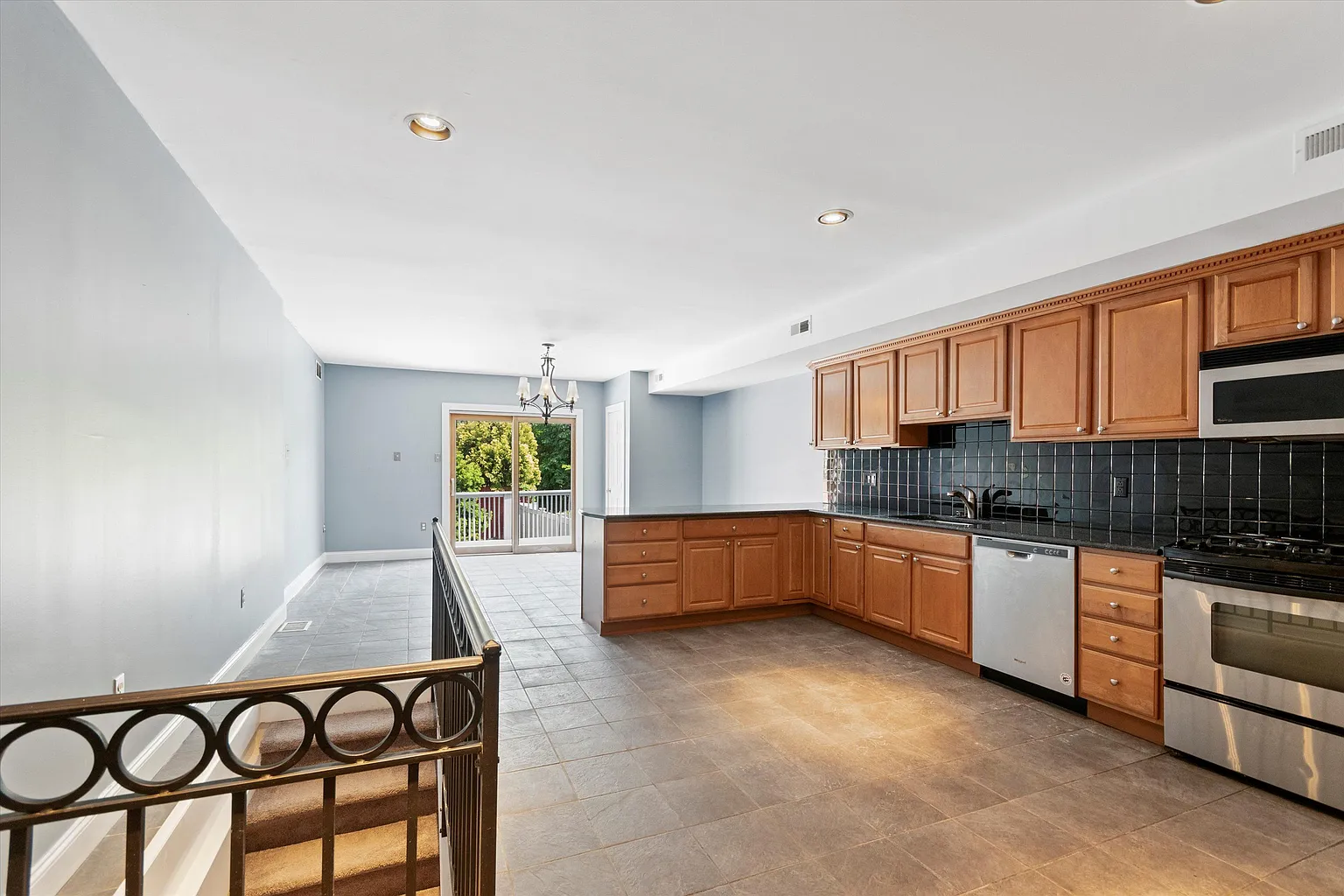 273 Delmar St photo 1