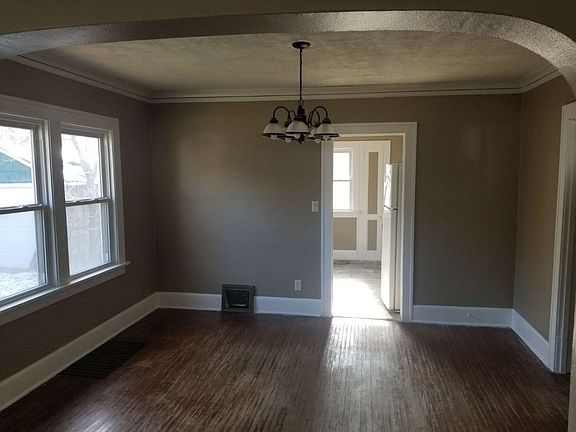 3rd image of 2802 Knight Ave