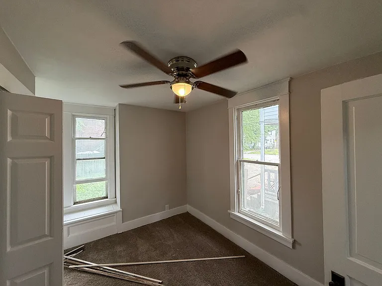 938 W Edwards St — Photo 12