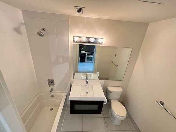 5th image of 3333 Main St #307