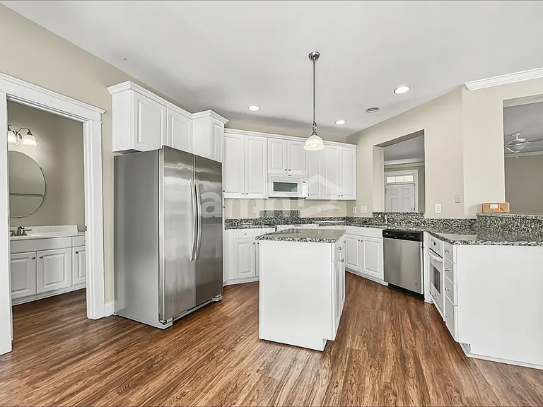 1304 Carol Oaks Dr — Photo 4