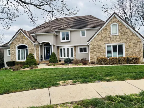 14105 Belinder St, Leawood, KS 66224