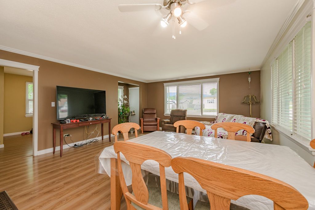 729 Stanley Ave, Enderby, BC - View 5
