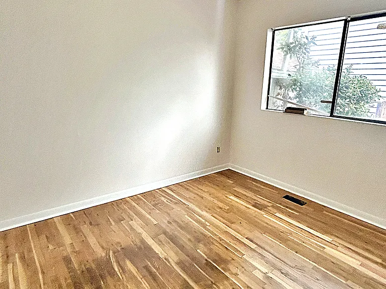 13942 SE Division St — Photo 22