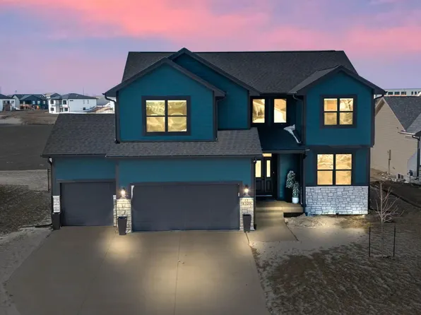 1325 NW Yorktown Dr, Waukee, IA 50263